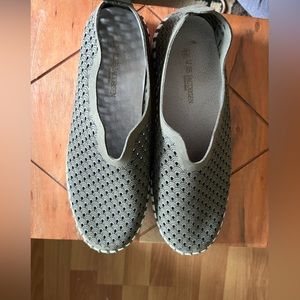 Isle Jacobsen green sneaker shoe